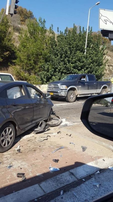 اصابة سيدة من ام الفحم واخرى من الفرديس بحادث طرق على مفرق ميعامي