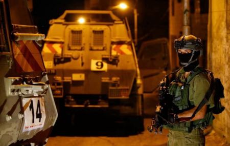 قوات الاحتلال تشن حملة اقتحامات واعتقالات واسعة في الضفة والقدس