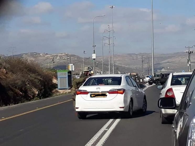 بادعاء محاولة تنفيذ عملية طعن ...اصابة فتاة فلسطينية برصاص الاحتلال عند حاجز زعترة