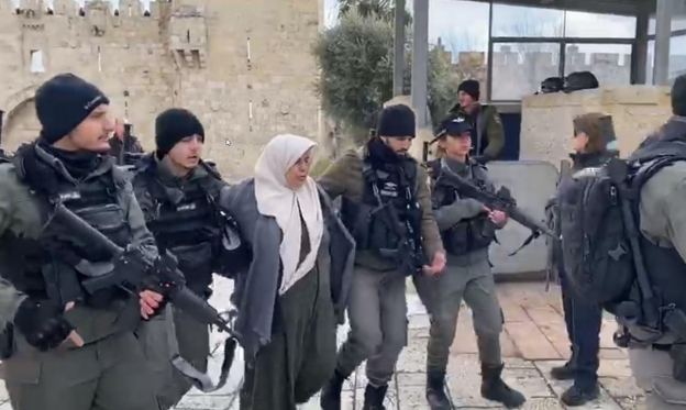 اعتقال فلسطينية بالقدس بزعم محاولة تنفيذ عملية طعن