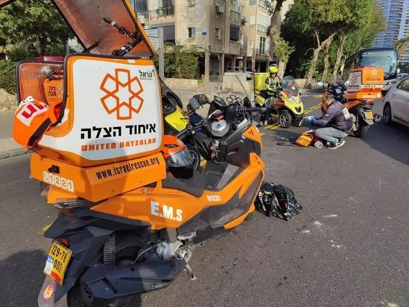 اصابة حرجة لعامل تعرض لحادث دهس في تل ابيب