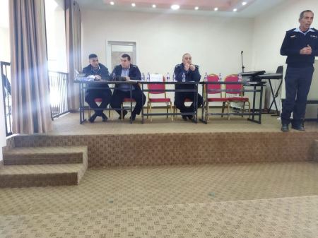 شرطة جنين تقدم لقاء توعوي حول " الجرائم الالكترونية " في ام الريحان