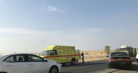 النقب : اصابة شاب بجراح خطيرة بحادث سير