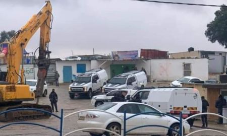النقب : هدم مبنى من صفيح في اللقية
