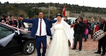 تركيا ... بعد 29 سنة من الزواج زوجان يقيمان حفل الزفاف الذي حلما به