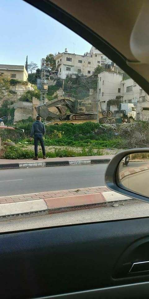 اقتحام برقين وفرض حظر التجوال بعد عصر اليوم