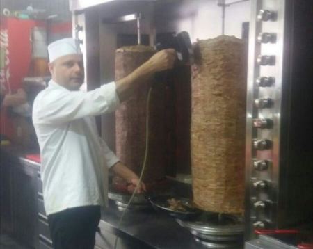 ‘شاورما يعقوب كبها ‘ لحفلات الحناء وجبلة الحناء