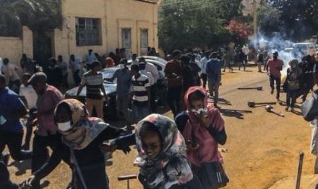 قتيل في السودان باحتجاجات ضد الحكومة