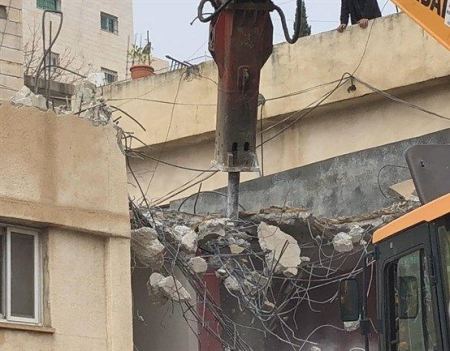 الاحتلال يهدم منزلاً في سلوان