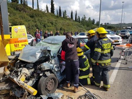 اصابة امرأة بحادث سير على شارع 6 بوادي عارة