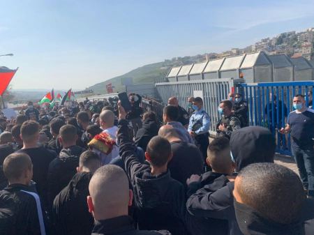 مظاهرات في بلدات عربية للتنديد بالعنف والجريمة
