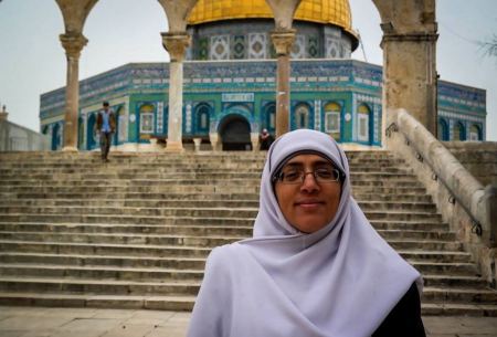 الاحتلال يعتقل الناشطة المقدسية خديجة خويص