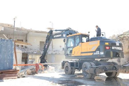 الاحتلال يجبر عائلتين مقدسيتين على هدم منزليهما ذاتيّا