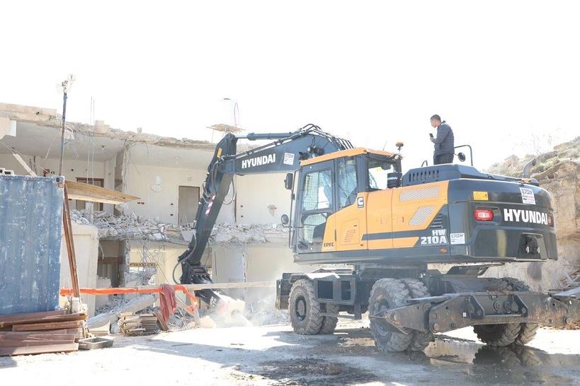 الاحتلال يجبر عائلتين مقدسيتين على هدم منزليهما ذاتيّا