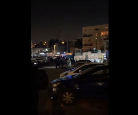 الشيخ جراح : الاحتلال يعتدي على الاهالي 