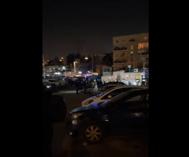 الشيخ جراح : الاحتلال يعتدي على الاهالي 