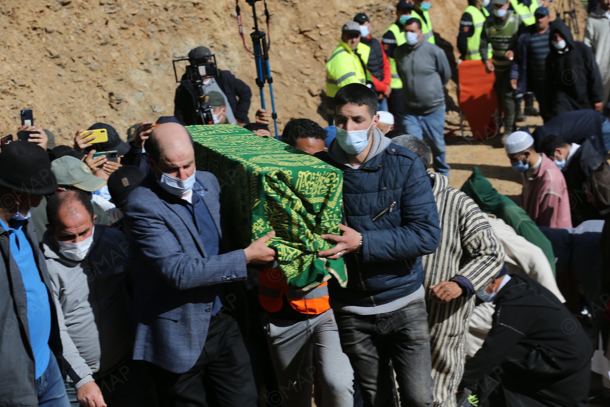 تشييع جثمان الطفل ريان في المغرب
