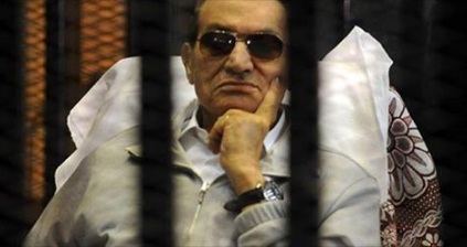 براءة نهائية لحسني مبارك من تهم قتل المتظاهرين 