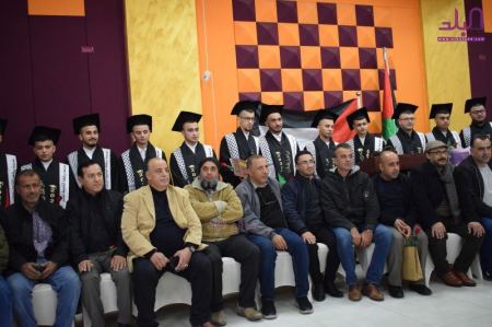 تخريج طلبة التوجيهي في ثانوية برطعة