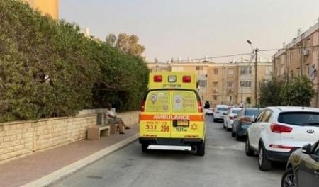 النقب : مصرع عامل سقط من علو