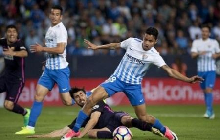 ملقا يفوز على برشلونة بهدفين دون رد