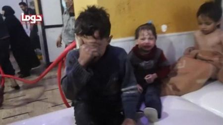 النظام السوري يقتل 150 مدنياً بهجوم كيميائي على دوما في الغوطة الشرقية