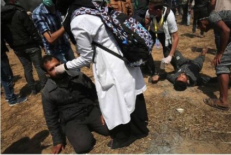 محدث ... 4 شهداء و 833 جريح شرق غزة