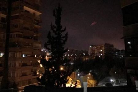 أمريكا تنفذ ضربات جوية على سوريا