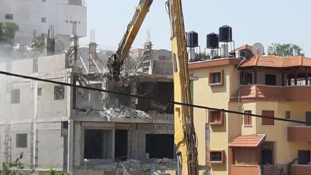 هدم بناية سكنية في كفرقاسم بحجة البناء الغير مرخص