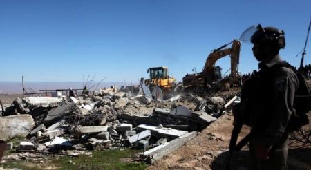 الاحتلال الاسرائيلي يهدم منشآت في العيسوية
