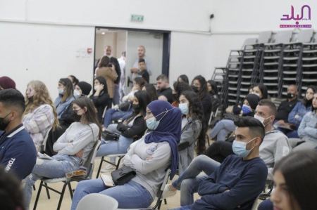 جمعية "عتيدنا" توزع الجزء الثاني من منحتها للطلاب الجامعيين