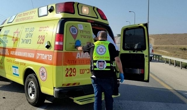 اصابات بينها خطيرة بحادث سير في النقب