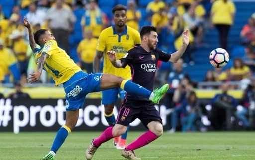 برشلونة يفوز على لاس بالماس بأربعة أهداف مقابل هدف