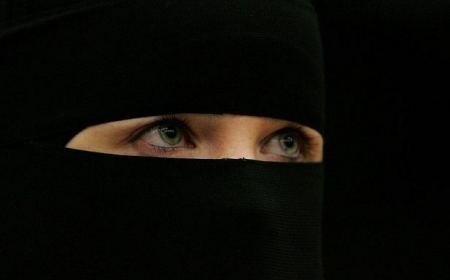 النمسا تحظر ارتداء النقاب وتوزيع المصاحف في الاماكن العامة