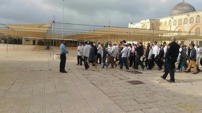 مجموعات المستوطنين تنفذ اقتحامات للمسجد الاقصى صباح اليوم