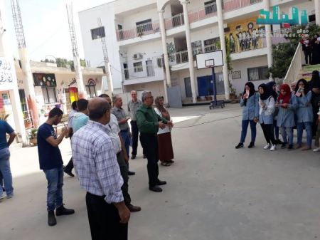 برطعة | أعضاء من البلدية يتفقدون سير أول امتحان للثانوية العامة في قاعة مدرسة بنات برطعة