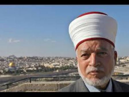 مفتي القدس الشيخ محمد حسين يدعو الى تحري هلال شهر رمضان