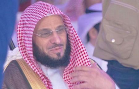 فيديو ... عائض القرني يقدم اعتذاراً على الهواء ويدعم "الاسلام المعتدل" الذي نادى به محمد بن سلمان