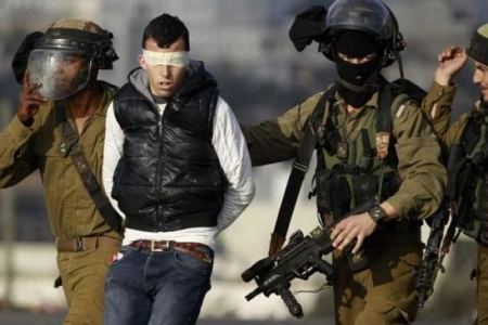 الاحتلال يعتقل 12 فلسطينياً بمناطق مختلفة في الضفة