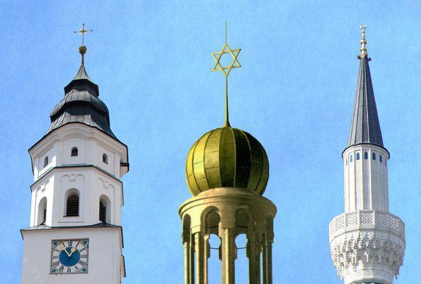 الحكومة الاسرائيلية تصادق على فتح دور العبادة