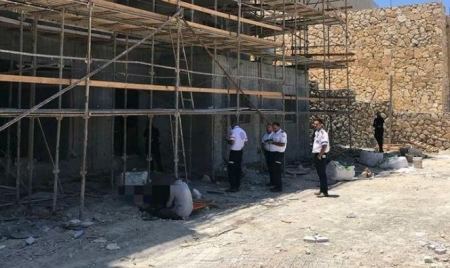 اصابة خطيرة لعامل فلسطيني سقط من ارتفاع بورشة بناء كفار سابا
