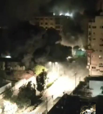 لحظة تدمير برج الجوهرة السكني في غزة من قبل الاحتلال