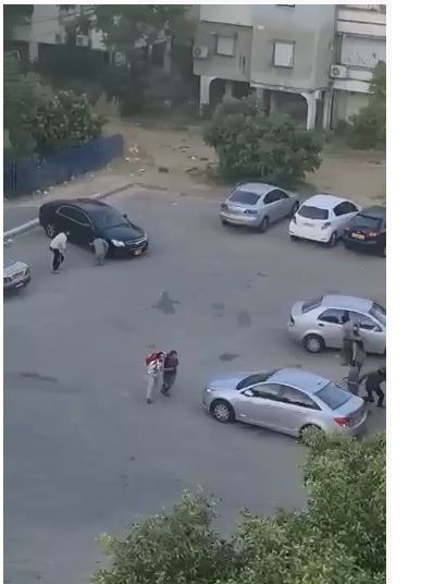 شاهد : اطلاق نار على مجموعة مستوطنين في اللد