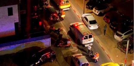 اصابة خطيرة لعامل فلسطيني تعرض للطعن في " حولون " 