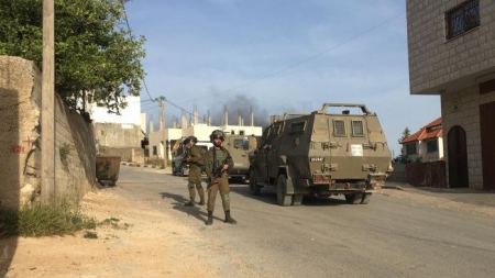 الاحتلال يشن حملة عسكرية في عقربا وترمسعيا