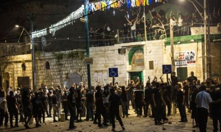 مستوطنون يطلقون النار على مصلين في المسجد الكبير بمدينة اللد