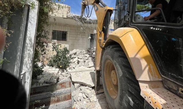 الاحتلال يهدم 4 منشآت سكنية بالضفة والقدس