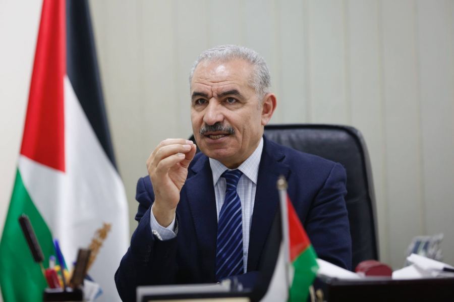 اشتية يدعو المعلمين المضربين إلى استئناف الدراسة