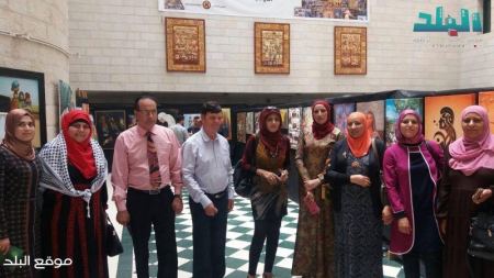 برطعة | منتدى الفن التشكيلي بإدارة نجوى كبها يتألق بمعرض دولي في جامعة النجاح