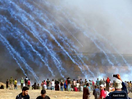 4 شهداء ومئات الاصابات في ‘مليونية القدس‘ على الشريط الفاصل لقطاع غزة